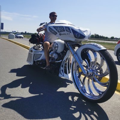 arunce03695441's profile picture. 