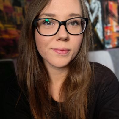 33 • trochu geek • maluju obrazy (hlavně Star Wars) • lego lover • May the Force be with you always ✨
