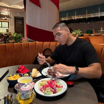 reylornargal's profile picture. ecommerce entrepreneur