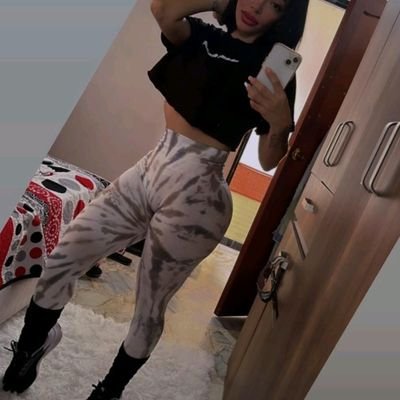 Zorrita caliente! amante de los hombres deliciosos fetichista de pies, del oral y de mamar culitos ricos.. 😋... venta de contenido 😉