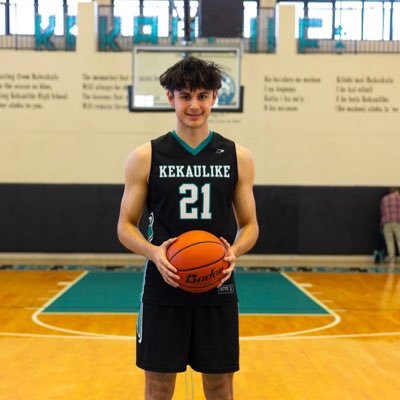 Guard/ Wing |6’6| |205 lbs|Olney Central Men’s Basketball |3.5GPA| (808)-283-4672 jordanbabcock2025@gmail.com / Instagram-jordann3_