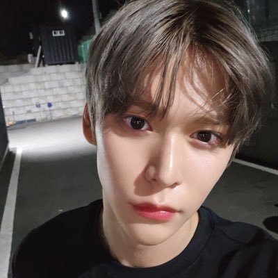 silverpinkstone's profile picture. loving exo and riize (eunseok's)🤍🧡