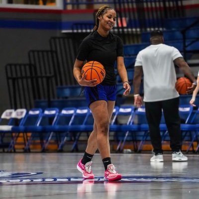 danayadouglas_'s profile picture. |c/o 2028|5’7 PF|3.6 GPA|Unity 15u|@ladybombers2