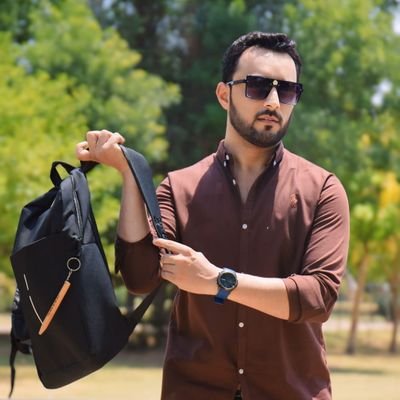 Proud Pakistani 🇵🇰
Alhamdulillah ❤️
Comsats 🎓👨🎓
IT Engineer 👨🔬
World Bank 🏦
Radio Pakistan 📻🎙️