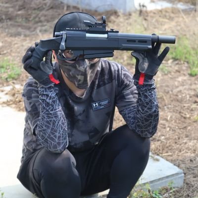jampan91's profile picture. おっさん初心者サバゲーマーです◎
体も動かなくなってきてるのに沼に沈殿中……
Ψ(｀∀´)Ψ
　　サバゲ情報集めにTwitter始めました。
気になる方はどんどんフォローします。
嫁さんとの契約でサバは月2回まで。