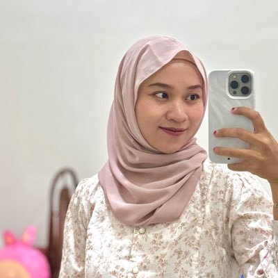 gladxolide's profile picture. the precious one