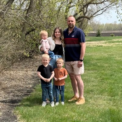 Father to Beau, Hudson & Rylee! Farmer, Owner/Operator of MJ Penner Farms Ltd, Agriculture Journeyman! Blue Bombers and Jets! Extra in the movie “Goon”
