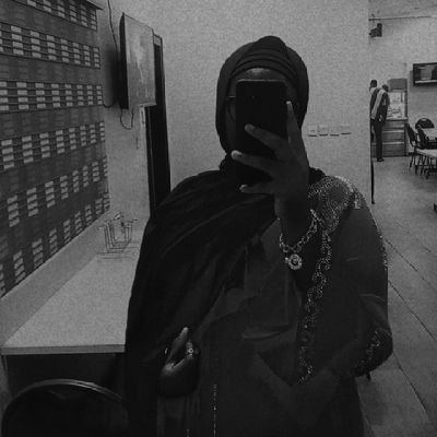 Yusrah_show's profile picture. Medical student • Great conversationalist•Volunteer•Polyglot•Qur'an 🤍