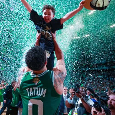 Pasdaran dei social (Suma) || Interista (Saltarvo)
@acmilan | @celtics | @basket_napoli | @carlosalcaraz | ☘️