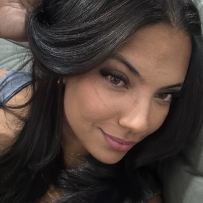 analuizzf's profile picture. 