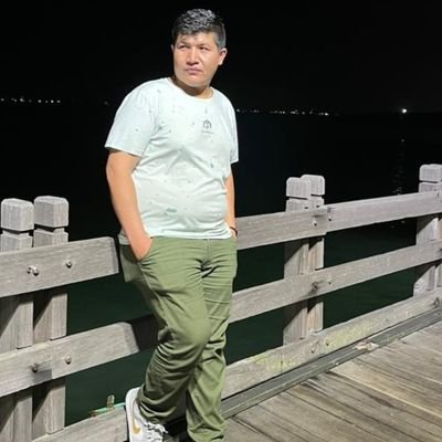 ریی هر طرف دل خسته دلگیر
بدست و پا وگردن زخم زنجیر
اسیر بیکسی بی سرنوشتی
مهاجر ای مهاجر ای مهاجر
صبور