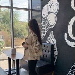 在校大四165单身,带点可爱的反差学姐,刚认识和熟悉后是两个我!胸是禁忌。第一次来这里。想找个长期的床搭子,每周自己会来两次有点轻微性瘾!喜欢舔舔的男生真的很加分!最后的是后入和女上!接受有偿线下。有🚪拒绝口嗨哥和没素质的