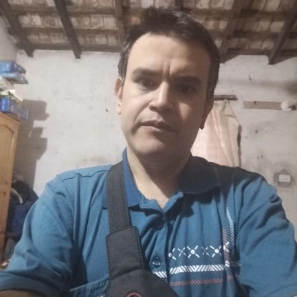 Soy un hombre con principio y valores sociable alegre educado fiel honesto y sincero