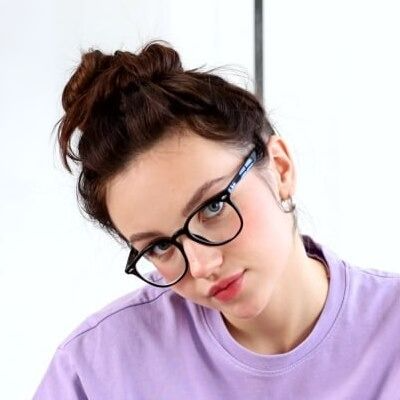 plushy_liz's profile picture. I like people who ask deep questions
and stay for the silence between the words

not sure what you’re looking for here,
but i’m happy you found me