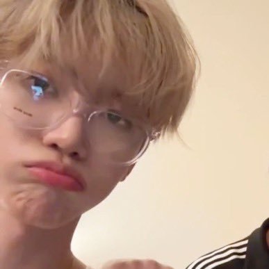 เป็นมัมหมีน้องจงอิน น้องฮเยจิน น้องแจมิน น้องแฮชาน น้องจอน เป็นพนักงานออฟฟิศ เป็นนักเขียน เป็นแม่ค้า @pinkbow_shop เป็นปวดหลัง เป็นหนี้