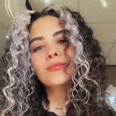 Nilufeeeeeer's profile picture. غلام آن کلماتم که آتش انگیزد!