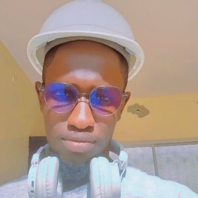 Musulman🕋Talibé Cheikh 🤲walo-walo/Soccé
Al Macktoum Sama Mentor 🤍
👷Génie civiliste (G.M.C),
#OM,#FCB💯🇸🇳