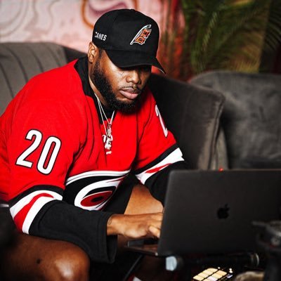 Founder of @UncoolUSA | Professional Dj | Graphic / Web Designer | Content Creator | Contact Email: uncoolkevv@gmail.com
