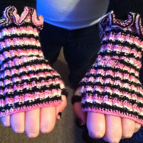 KnitCoach's profile picture. Love to knit, LOVE to knit, did I mention I LOVE TO KNIT?