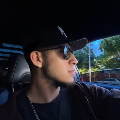 lowkeyrusel's profile picture. 