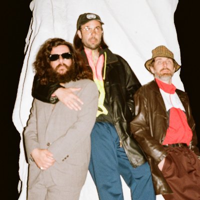 musique botanique, romantique et pathétique
nouvel album, DOULA (des couloirs, des portières), le 3 juin