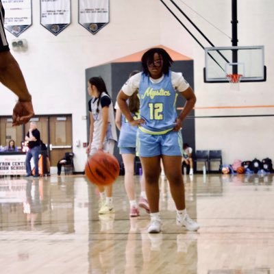 Student Athlete 🏀⚽️ GPA 4.0 | Class of 2030| CMS | Michigan Mystics