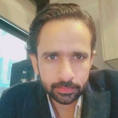 اگرچہ بُت ہیں جماعت کی آستینوں میں
مجھے ہے حُکمِ اذاں، لَا اِلٰہَ اِلّاَ اللہ