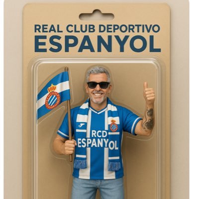 Nacido en Barcelona .Felizmente casado.Una hija. Me gusta el fútbol,viajar , el cine, el heavy ( Up the Irons) y el rock.Socio del RCD Espanyol.