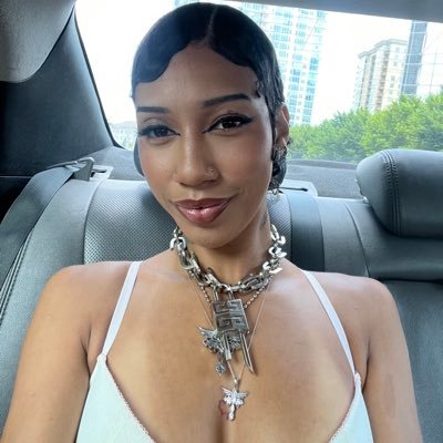 najaening's profile picture. 🇨🇦🇱🇦🇱🇨 https://t.co/5OTap1tbBM