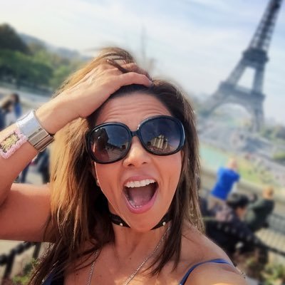 ReginaSofiaSe's profile picture. Fallar esta permitido, dejar de intentarlo no.