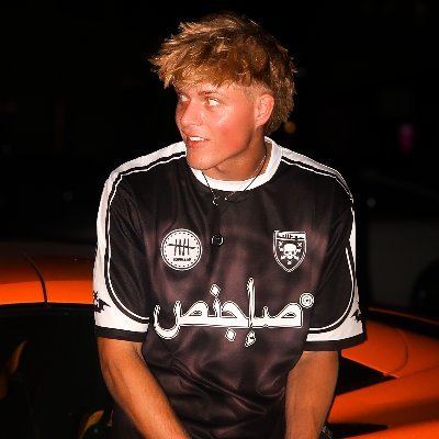 brysoncloses's profile picture. I help entrepreneurs build personal brand systems that convert on autopilot