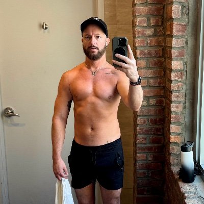 bottom vers fister living life in the big apple. dm for collabs https://t.co/U6IuIIlfHA