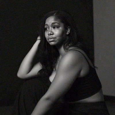 Kind. NOT nice. Educated and educating. Lickle but she TALLAWAH. Black mama/grumma. In ❤️ with ME. I be writing and teaching too. MFA ‘24. 🇵🇸