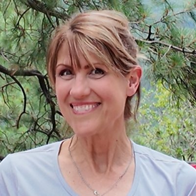 Creator of RV Life with Kim Hanna & Camping For Foodies. Traveling America with my husband and 2 cats.
