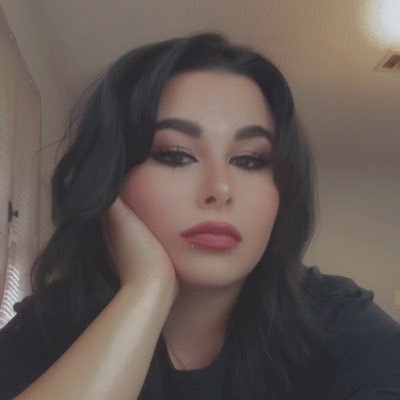 demitrajxox__'s profile picture. Down South Southern Mom. 👑 Beauty Addict 💄Halloween OBSESSED 🎃