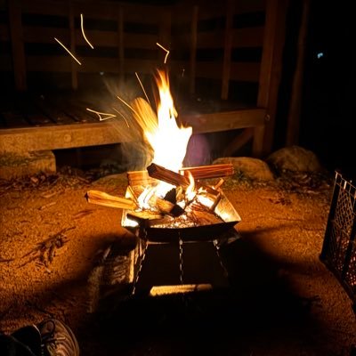 tkcamp432855's profile picture. 今まで行きたくて行けなかった念願のキャンプ⛺️そこで見た星空と焚き火に癒されキャンプ沼にハマった🔰キャンパー。先輩キャンパーさんと繋がりたいので無言フォロー許して下さい。