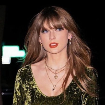 rebeclz's profile picture. 