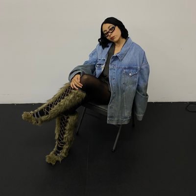 Aquí comparto moda y hablo de moda 🌼🤍  / A veces chisme.