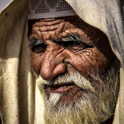 شايب بمقتبل الرحيل علمتني الدنيا الڪثير .. ولازلت اتعلم 📚
للتواصل واتس اب https://t.co/kHW4gVHdLU
