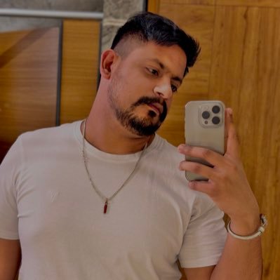 itsursaini22's profile picture. 