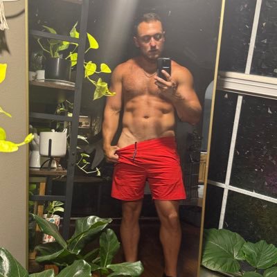 King Booty • DILF • lesser half to @thelivanddrew https://t.co/02cV1VBSSA