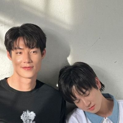 rhythm_vinyl's profile picture. Certified troublemaker with a degree in bad decisions.   
#WindWind  °.•☆•.° #BouBou °.•☆•.° #Sailubpon