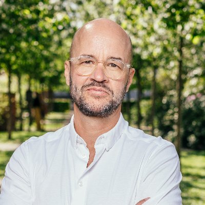 Direktør i CEPOS. Danmarks borgerlige-liberale tænketank. Cand.polit og MBA. M:41870837