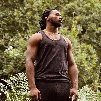 CreezOnline's profile picture. flow surfa 🏄🏿‍♂️