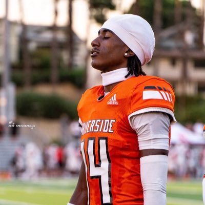 WR @ Riverside City College | 6’0 170 lbs | 909-701-8797 | 4.3 40YD | Top JUCO in Nation