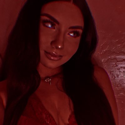 just an angel who got stuck on earth🧚♀️99.9% vegan😇🪬~🎮+🧘🏻♀️~🛸~👽~🇵🇸