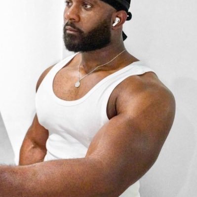 luenicluke's profile picture. new account 🌳