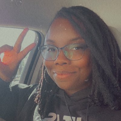 Root worker✨🌿🍵| Capricorn ☼ ☾ Gemini ↑ | on my spiritual journey but still keep that thang on me, Àṣẹ 🙇🏾♀️