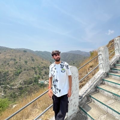 Abhishe18832507's profile picture. 