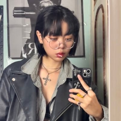 slvxtrx's profile picture. heartless